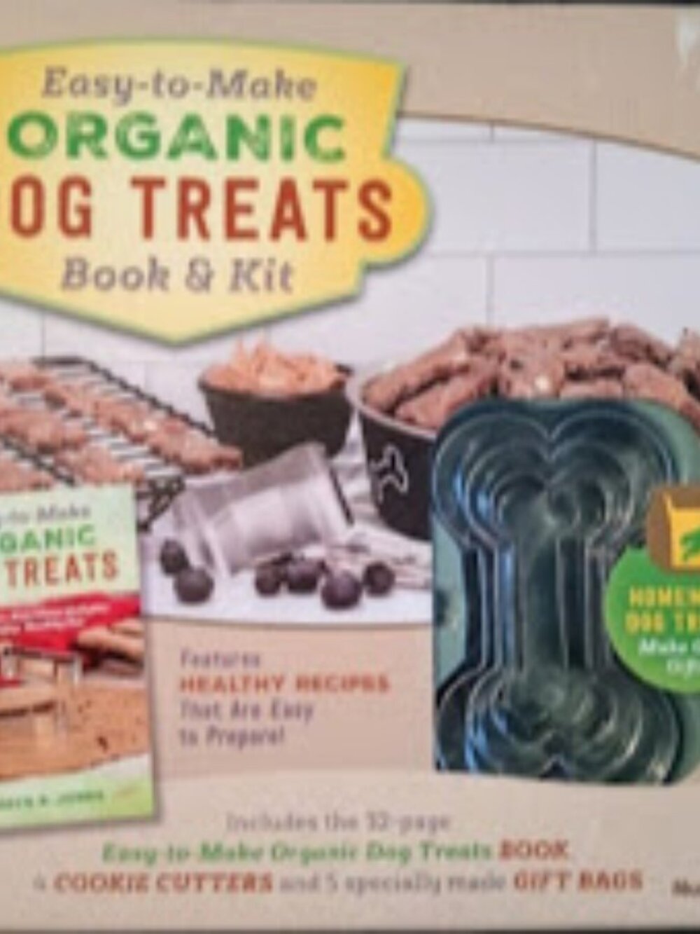 New. ORGANIC MAKE YOUR OWN DOG TREATS Book & Kit 32 Pages 4 Cutters 5 Gift Bags